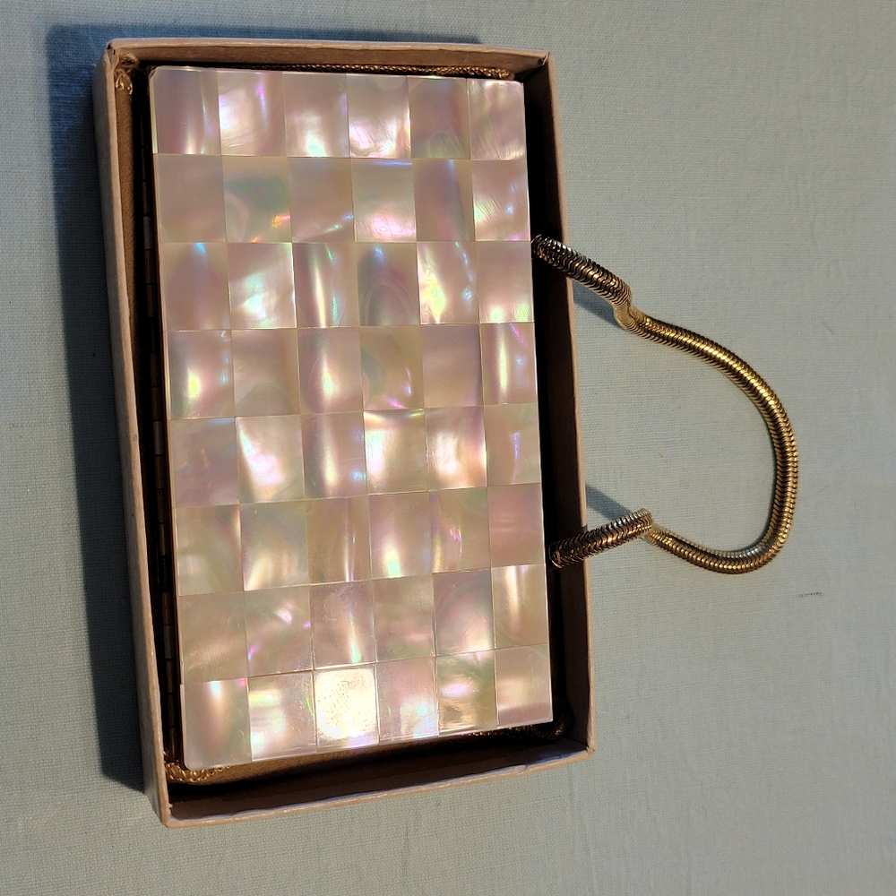 Vintage Collectible,1950 Genuine Mother Of Pearl Both Sides Compact Holder.